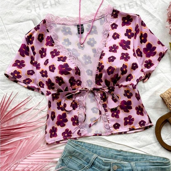 Floral tie top 🌸 - Picture 1 of 5